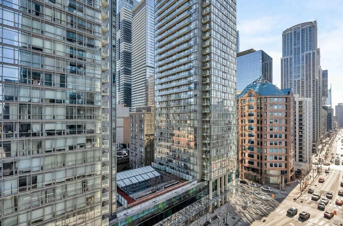 Apartament Beautiful 2Br 2Ba W 4 Beds Near Yorkville Bloor Toronto Kanada